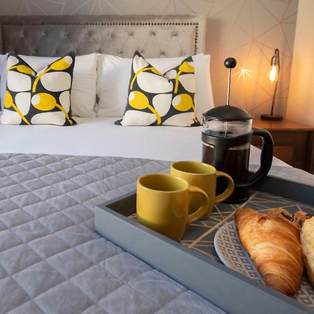 Elliot Oliver - Modern 2 Bedroom Town Centre Apartment 切尔滕纳姆 外观 照片