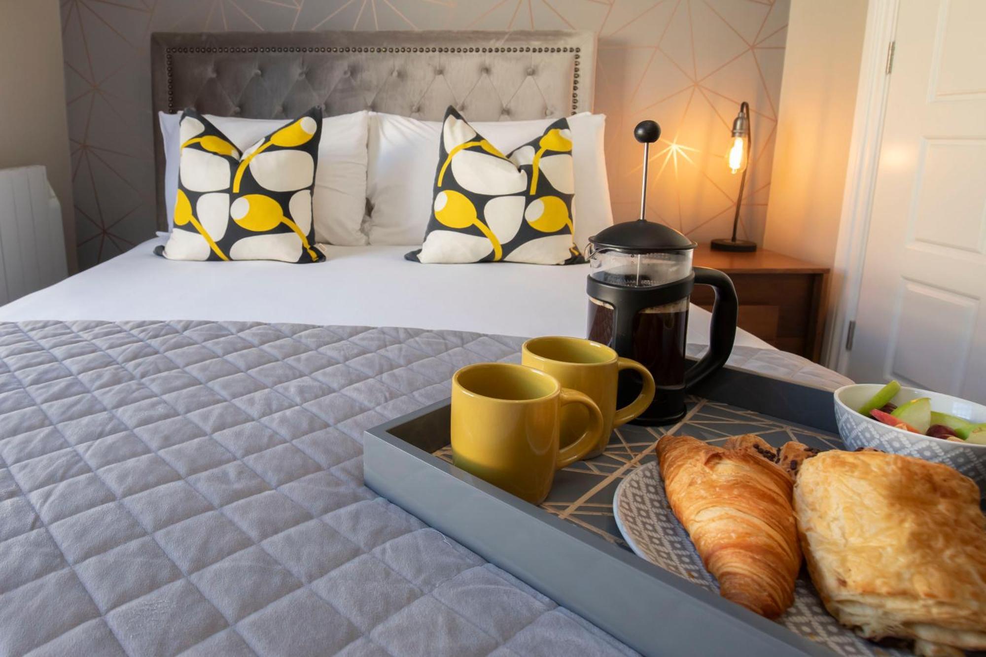 Elliot Oliver - Modern 2 Bedroom Town Centre Apartment 切尔滕纳姆 外观 照片