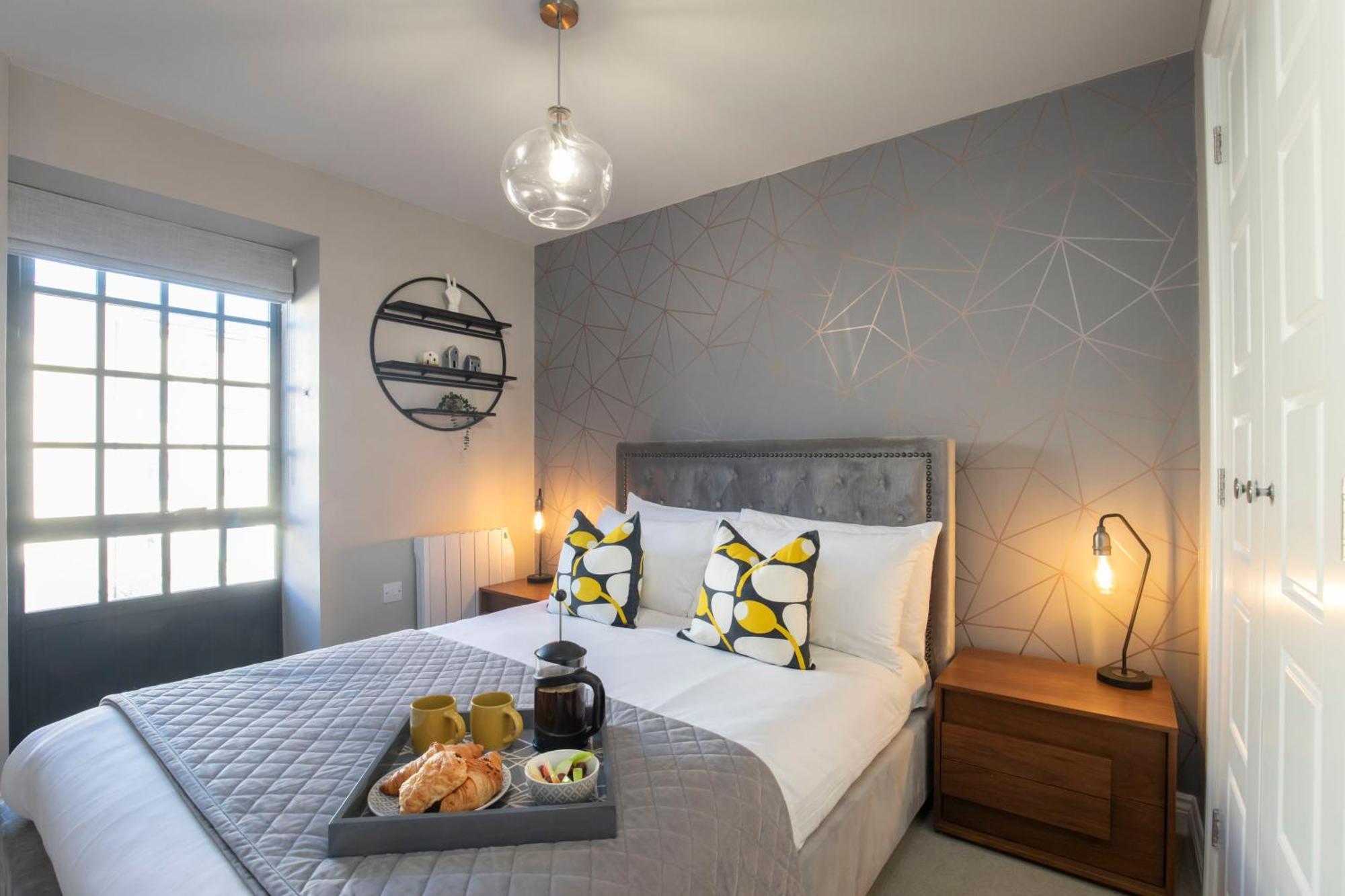 Elliot Oliver - Modern 2 Bedroom Town Centre Apartment 切尔滕纳姆 外观 照片